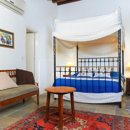 Zoes Traditional Apartments, Bed & Breakfast Ларнака Экстерьер фото