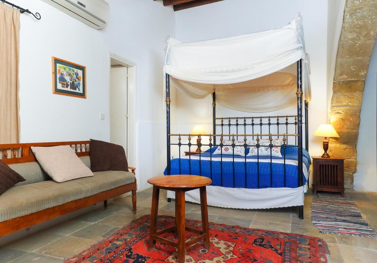 Zoes Traditional Apartments, Bed & Breakfast Ларнака Экстерьер фото